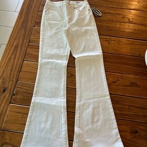 Women’s Scoop Flare Jeans